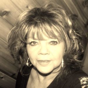 Meet your Posher, Lois